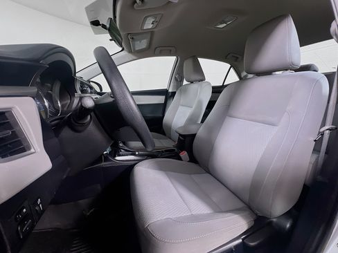 Used 2015 Toyota Corolla LE FWD image 11