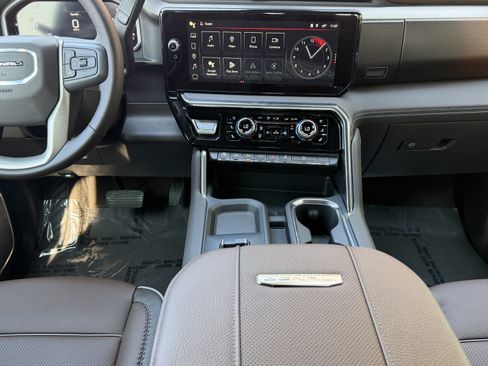New 2026 GMC Sierra 2500 Denali w/ Denali Reserve Package AWD/4WD image 30