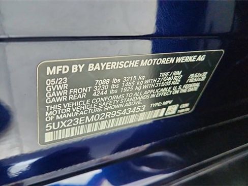 Used 2024 BMW X7 xDrive40i w/ Executive Package image 65