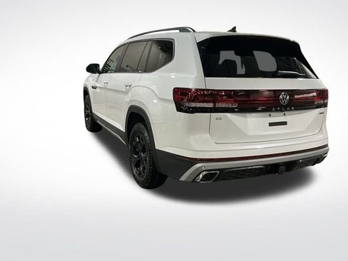 New 2026 Volkswagen Atlas Peak Edition image 7