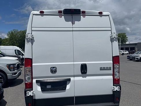 Used 2026 RAM ProMaster 2500 w/ Convenience Group FWD image 12