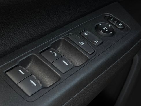 Certified 2025 Honda CR-V LX image 14