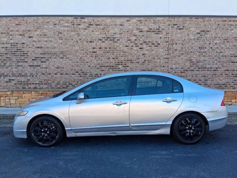 Used 2009 Honda Civic LX image 2