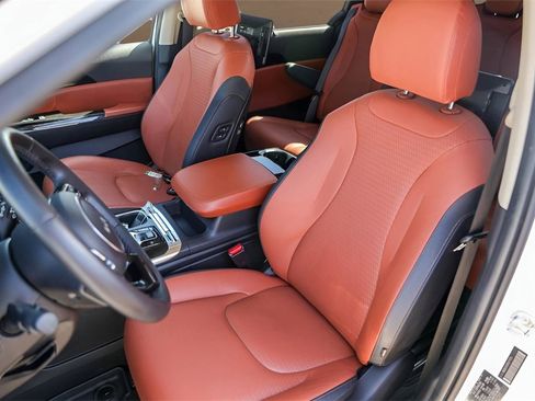 Used 2023 Kia Carnival SX Prestige image 7