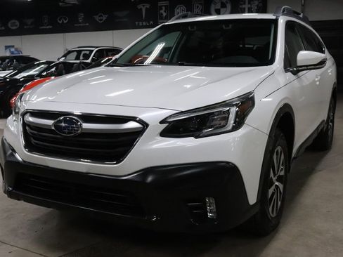 Used 2020 Subaru Outback Premium image 1