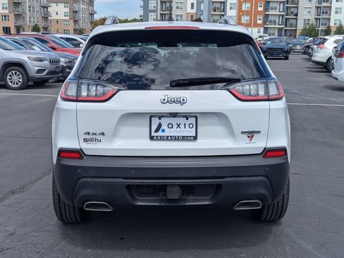 Used 2019 Jeep Cherokee Latitude Plus w/ Cold Weather Group AWD/4WD image 6