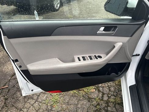 Used 2017 Hyundai Sonata SE FWD image 31