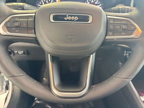Used 2025 Jeep Compass Limited AWD/4WD image 34