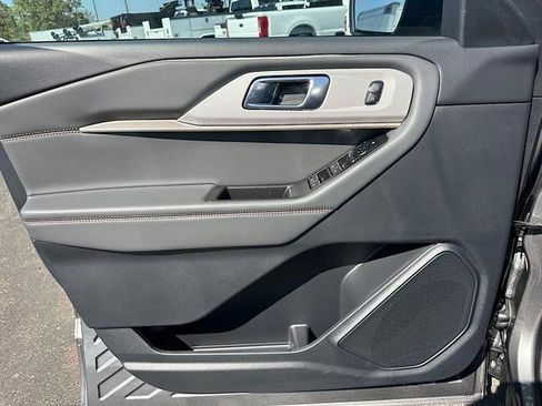 New 2025 Ford Explorer Active w/ Active Comfort Package image 13