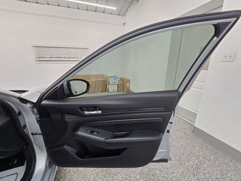 Used 2020 Nissan Altima 2.5 S FWD image 30