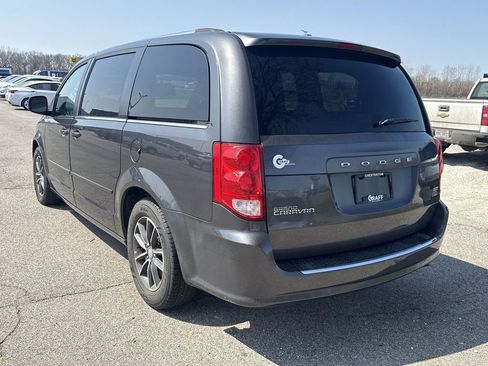 Used 2017 Dodge Grand Caravan SXT image 6