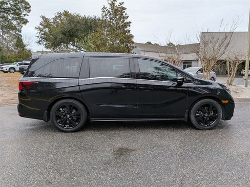Used 2023 Honda Odyssey Sport image 3