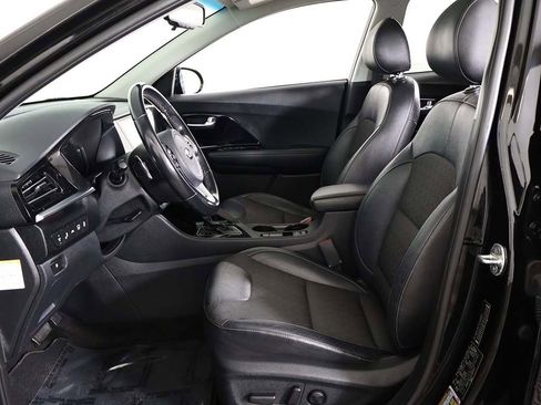 Used 2020 Kia Niro Touring image 32