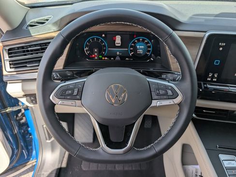 Used 2025 Volkswagen Atlas SE image 15