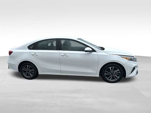 Used 2024 Kia Forte LXS image 33