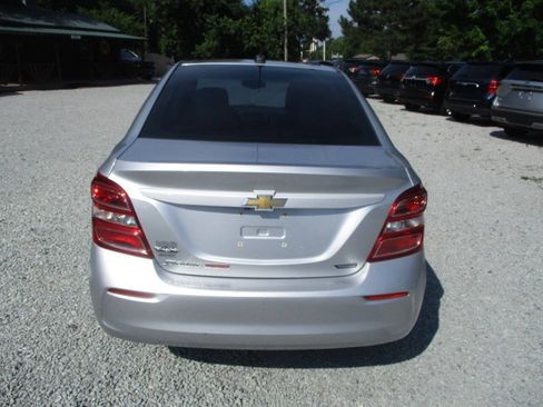Used 2018 Chevrolet Sonic Premier FWD image 4