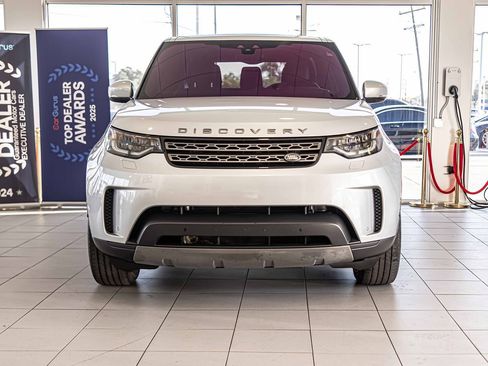 Used 2020 Land Rover Discovery SE image 2