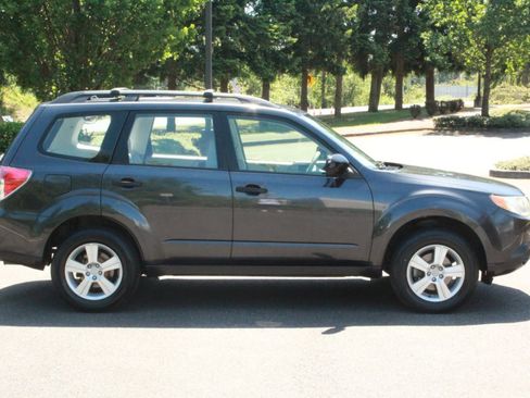 Used 2011 Subaru Forester 2.5X AWD/4WD image 8