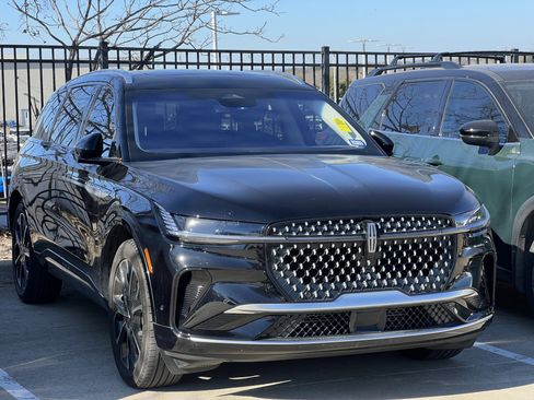 Used 2024 Lincoln Nautilus Reserve w/ Equipment Group 202A image 22