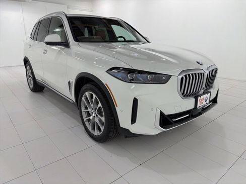 Used 2026 BMW X5 xDrive40i w/ Climate Comfort Package image 7