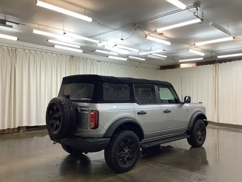 Used 2023 Ford Bronco Black Diamond AWD/4WD image 6