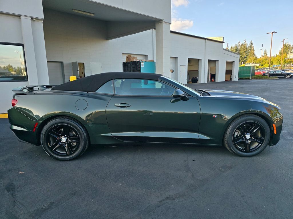Used 2020 Chevrolet Camaro LT RWD image 3