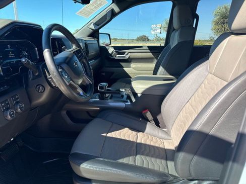 Used 2024 Chevrolet Silverado 1500 ZR2 w/ Technology Package image 7