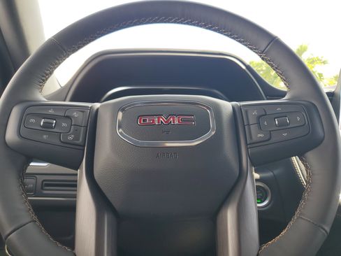 Used 2022 GMC Yukon AT4 AWD/4WD image 24