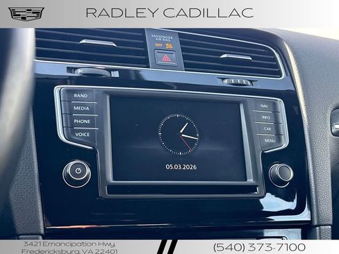 Used 2017 Volkswagen Golf 4-Door image 8