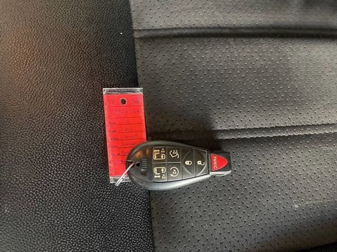 Used 2019 Dodge Grand Caravan SXT image 17