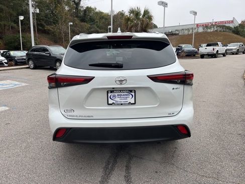 Used 2025 Toyota Highlander XLE image 35