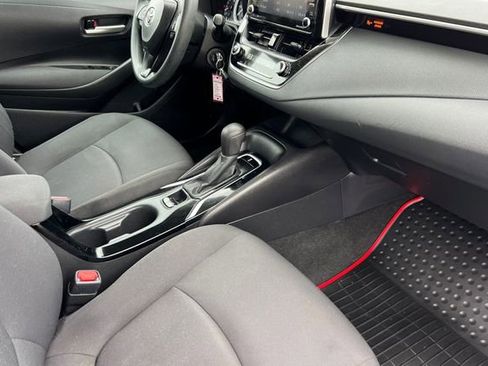 Used 2021 Toyota Corolla LE image 16