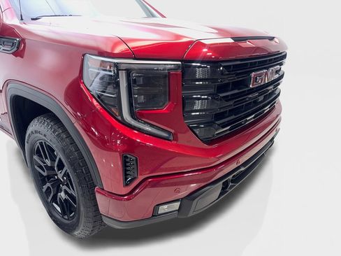 Used 2024 GMC Sierra 1500 Elevation w/ Preferred Package AWD/4WD image 14