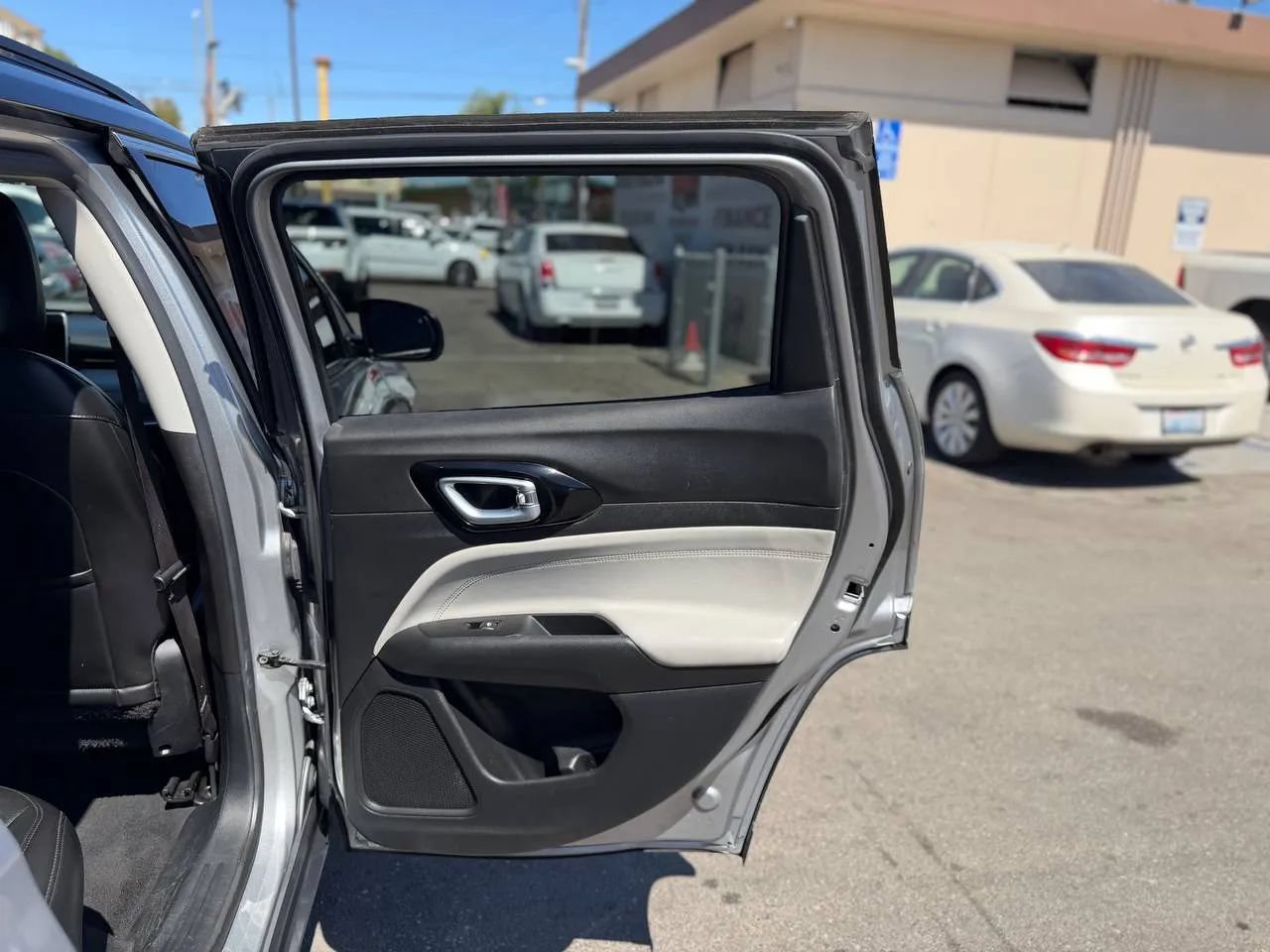 Used 2022 Jeep Compass Limited AWD/4WD image 29