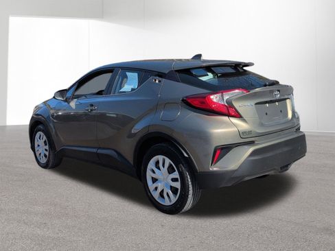 Used 2021 Toyota C-HR LE FWD image 7