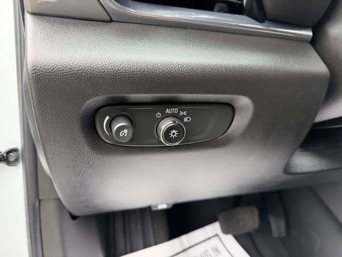 Certified 2023 Chevrolet Traverse LT image 20