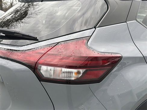 Certified 2023 Nissan Kicks SV image 11