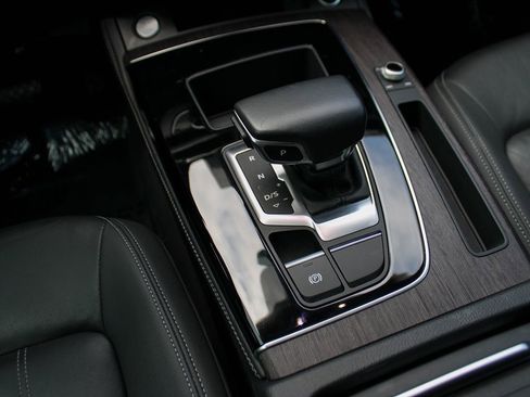 Used 2021 Audi Q5 Premium Plus w/ Premium Plus Package image 27