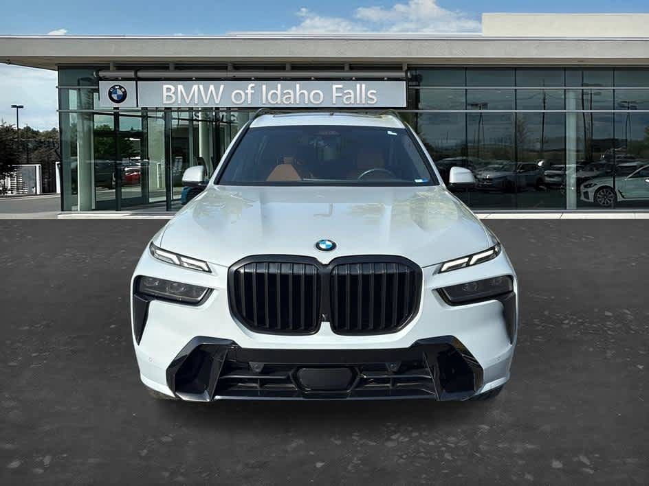 Used 2024 BMW X7 xDrive40i w/ M Sport Package AWD/4WD image 11