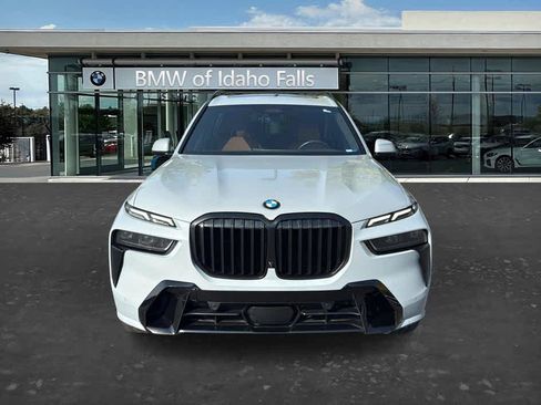 Used 2024 BMW X7 xDrive40i w/ M Sport Package AWD/4WD image 11