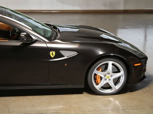 Used 2016 Ferrari FF image 43