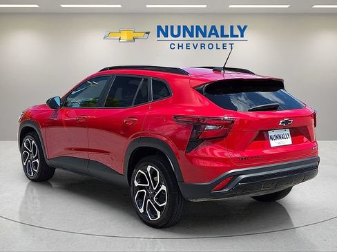 Used 2026 Chevrolet Trax RS FWD image 3