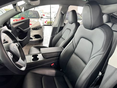 Used 2023 Tesla Model Y Long Range image 10