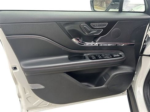 Used 2024 Lincoln Corsair Reserve w/ Equipment Group 201A image 11