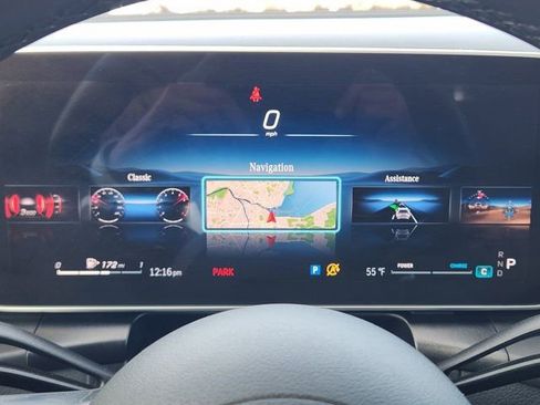 Used 2025 Mercedes-Benz GLC 300 4MATIC image 16