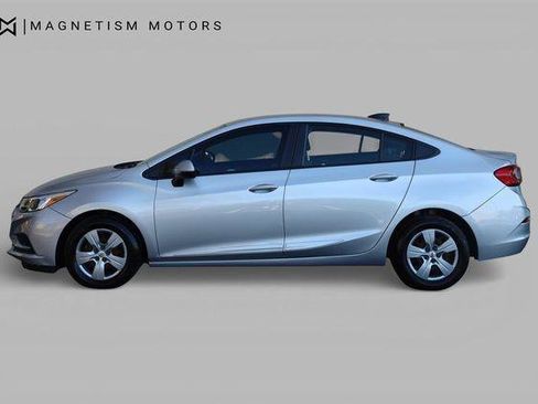 Used 2018 Chevrolet Cruze LS FWD image 3