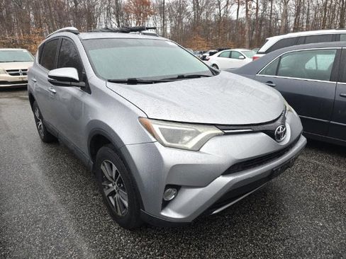 Used 2016 Toyota RAV4 XLE AWD/4WD image 2