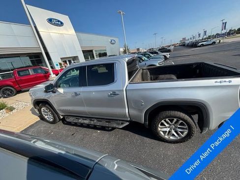 Used 2022 GMC Sierra 1500 SLT w/ Driver Alert Package I AWD/4WD image 4