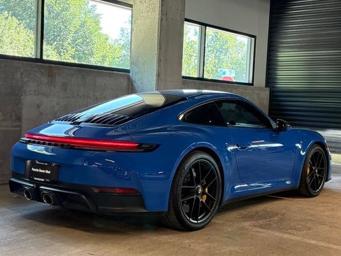Certified 2025 Porsche 911 Carrera GTS RWD image 9