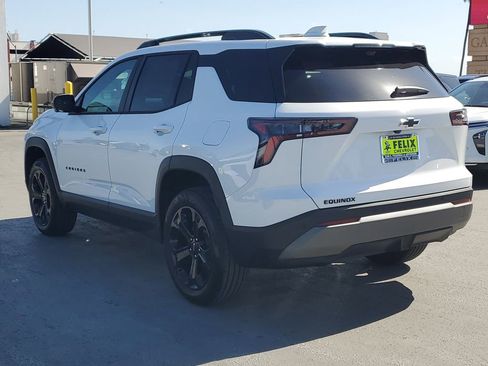 New 2026 Chevrolet Equinox LT image 3
